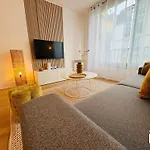 St Honore Champs Elysees By Melvane 아파트 파리